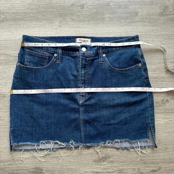 Madewell denim mini skirt size 32 still summer ☀️🏖️🍹 - Picture 2 of 5